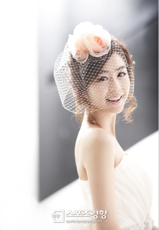 정다혜 ‘순백의 드레스···설레이는 여심!’ > 사진 > 웨딩 핫이슈 - 아이웨딩