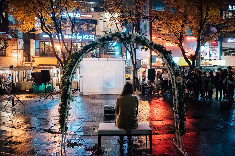 홍대 공개프로포즈 (2).jpg