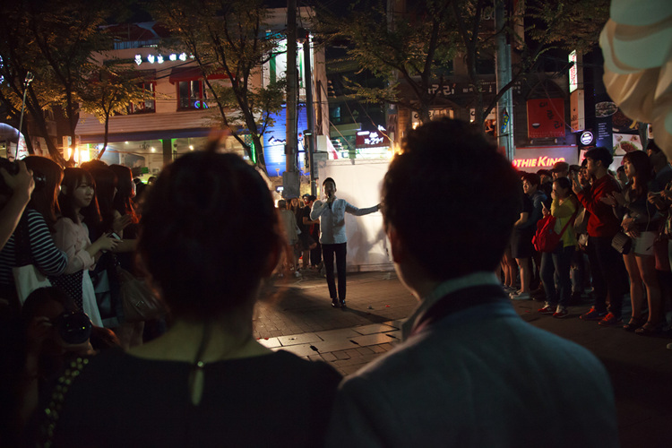 홍대 공개프로포즈 (8).jpg